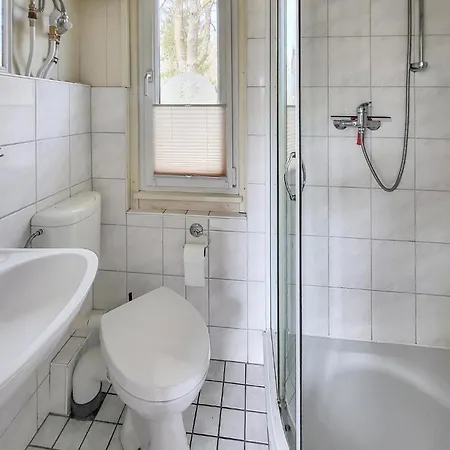 2 Bedroom Amazing In Middelhagen Prázdninový dům Alt Reddevitz