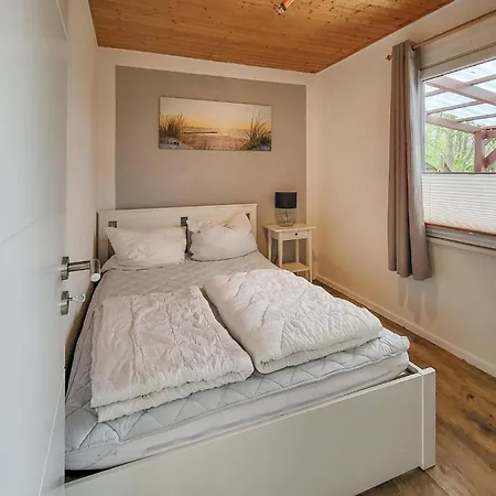 Holiday home 2 Bedroom Awesome In Middelhagen Alt Reddevitz