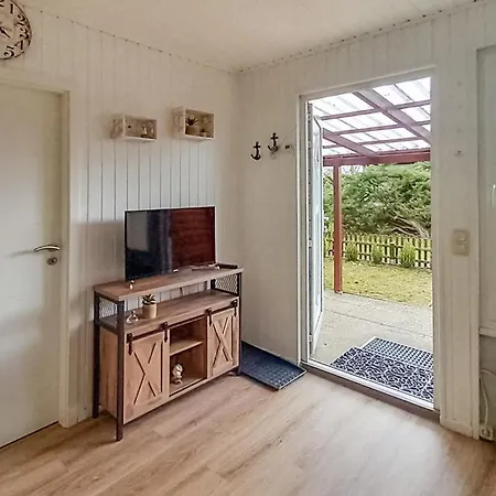 2 Bedroom Awesome In Middelhagen Holiday home *