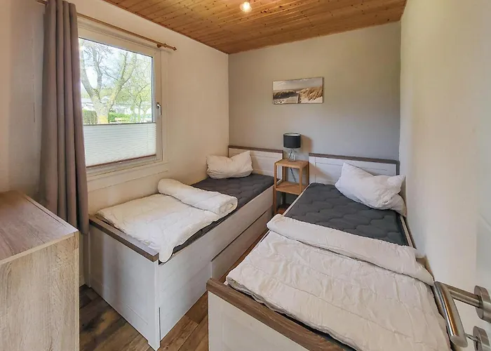 2 Bedroom Amazing In Middelhagen بيت للعطل